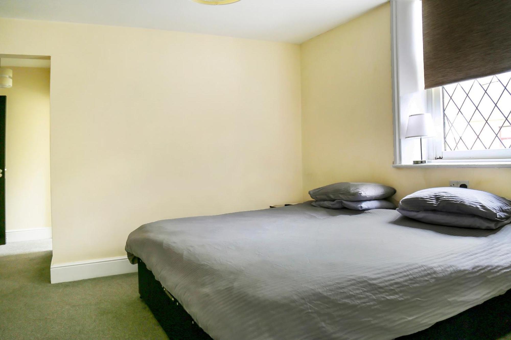 Oyo Castle Hotel, Accrington Kültér fotó